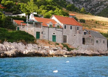 One bedroom, sea view