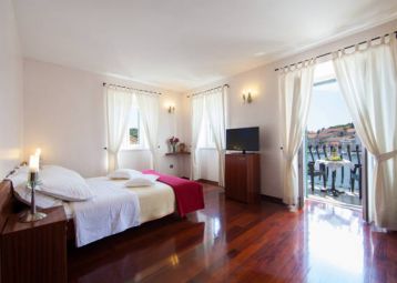 comford double room with balcony and sea view