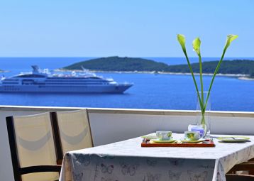 Luxury second floor apartment 2+1