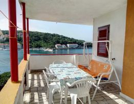 Apartment Seafront 2