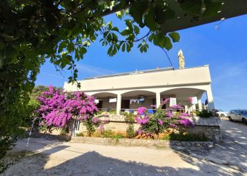 Ground floor with 4 bedrooms