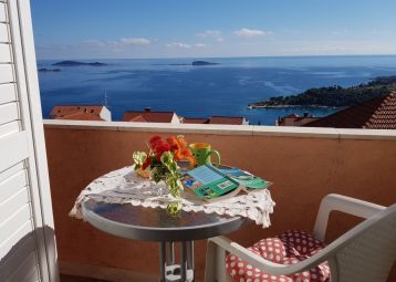 Apartman sa jednom  sobom i balkonima