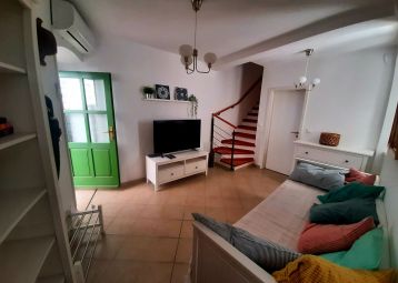 Stylish and Full Equipped - On The Coast!