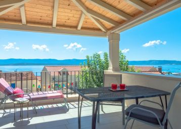 Seaview Loft Sara Bol