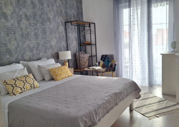 Room with balcony and sea view 5