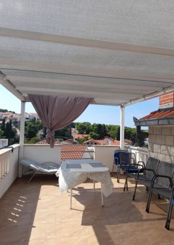Apartma gornji 4+2