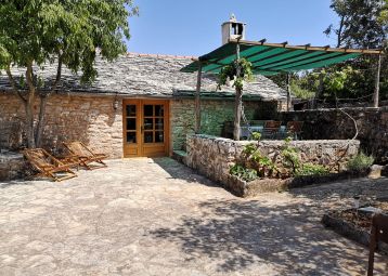 kamena kuća "Murvica" - otok Hvar