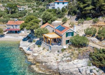 Seaside Cottage Maslina