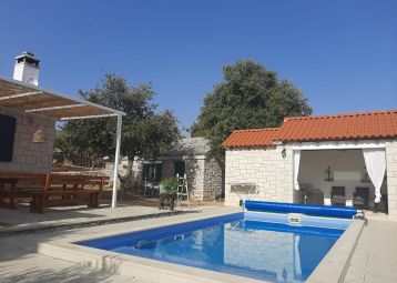 Casa Karlena countryside getaway