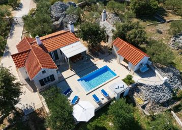 Casa Karlena countryside getaway