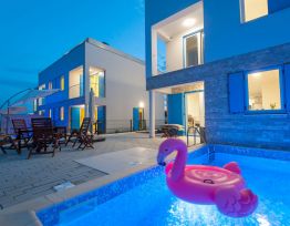 Villa Rosemary, Privlaka