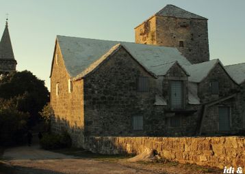 Škrip i Donji Humac – Antiquity and famous island stone